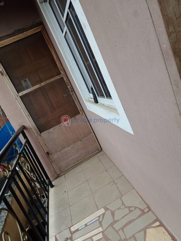 2 bedroom Block Of Flats For Rent Onabolu Street, Ladi Lak Bariga Gbagada Lagos - 3