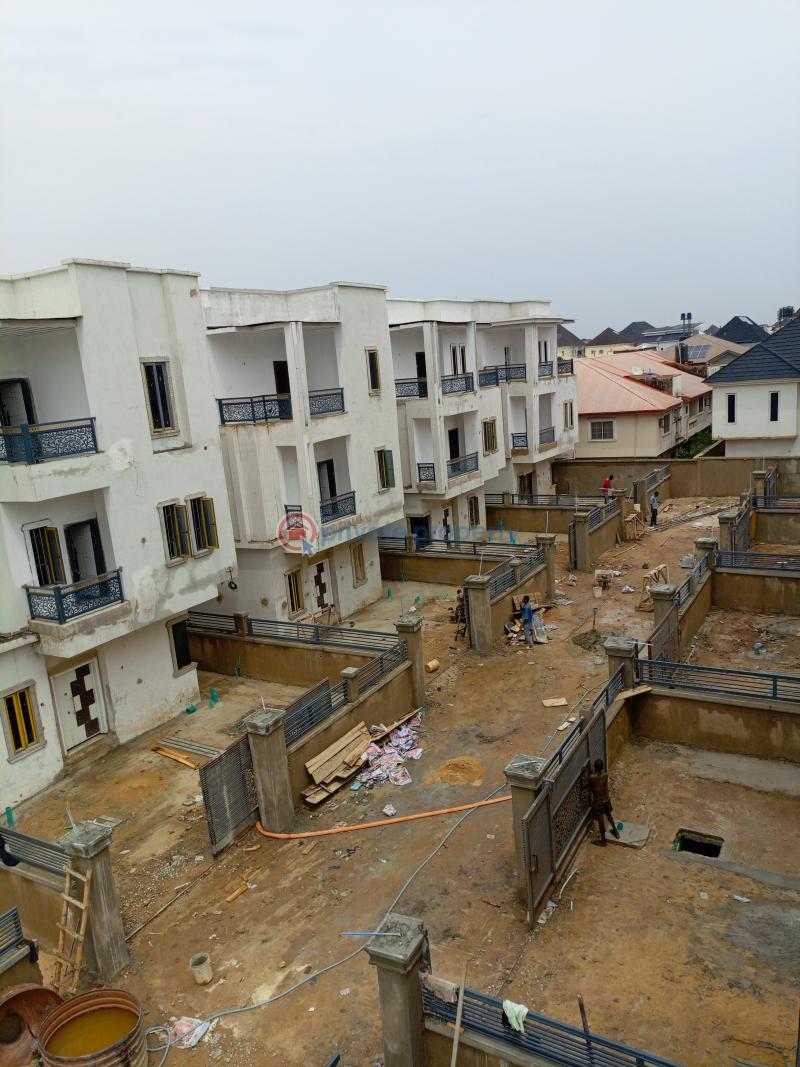 A mini estate with 8 units of newly built 5bedroom duplexes on 3floors - 4 5 bedroom Detached Duplex For Sale Golden Estate, Off Apple Junction Apple Junction Amuwo Odofin Lagos - 4