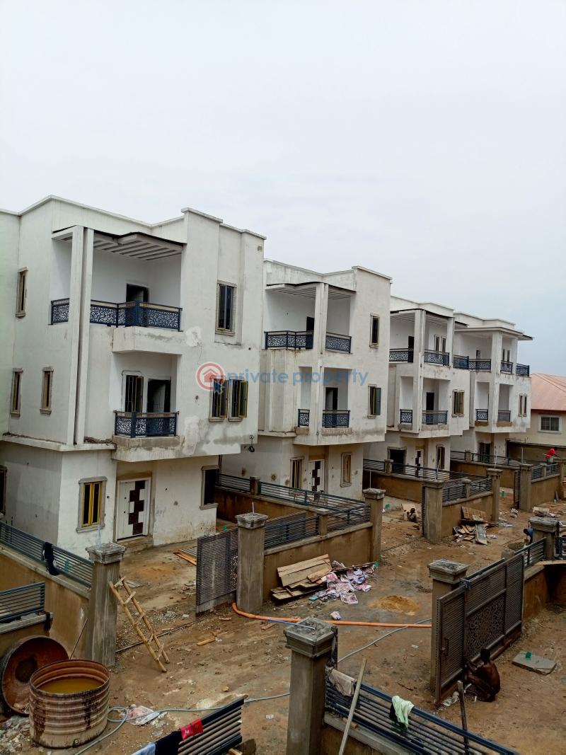 A mini estate with 8 units of newly built 5bedroom duplexes on 3floors - 15 5 bedroom Detached Duplex For Sale Golden Estate, Off Apple Junction Apple Junction Amuwo Odofin Lagos - 15