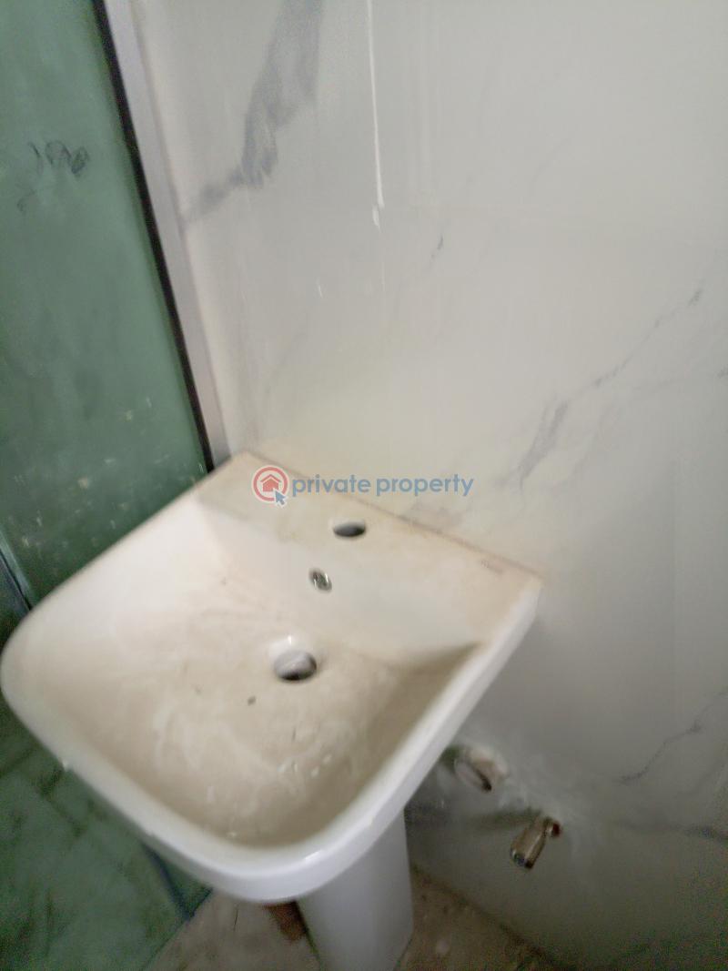 A mini estate with 8 units of newly built 5bedroom duplexes on 3floors - 14 5 bedroom Detached Duplex For Sale Golden Estate, Off Apple Junction Apple Junction Amuwo Odofin Lagos - 14