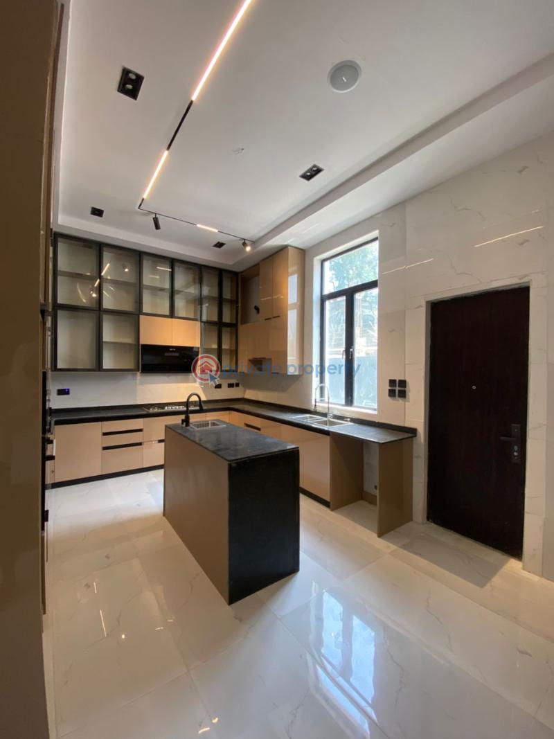 5 bedroom Detached Duplex For Sale Chevron Toll Gate Lekki Lagos - 11