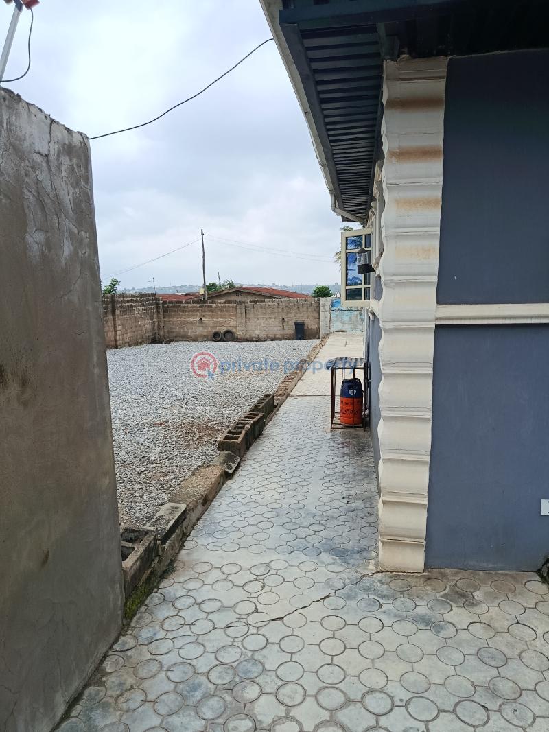 3 bedroom Detached Bungalow For Sale Talazzo Area, Gbekuba Apata, Ibadan Apata Ibadan Oyo - 6