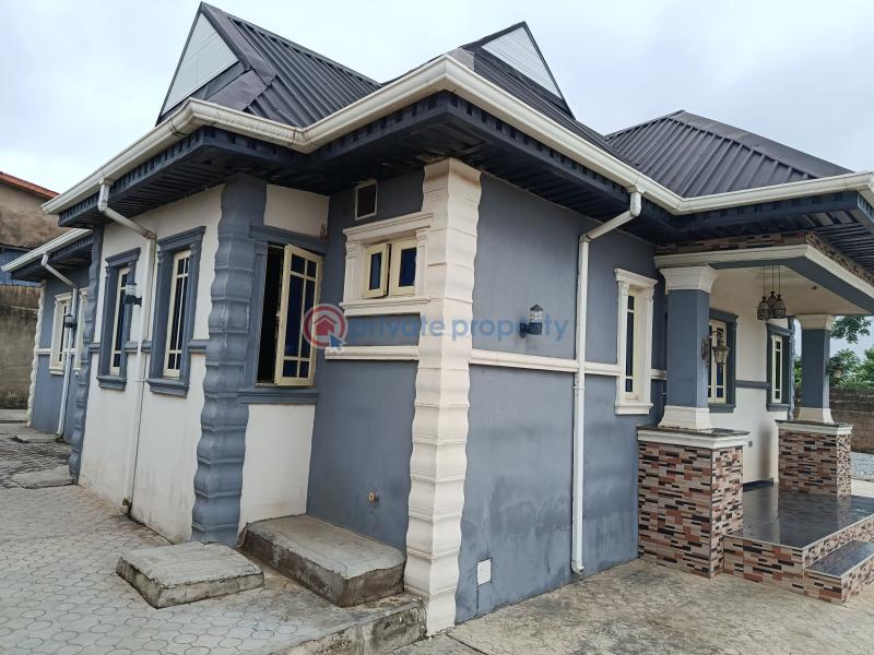 3 bedroom Detached Bungalow For Sale Talazzo Area, Gbekuba Apata, Ibadan Apata Ibadan Oyo - 2