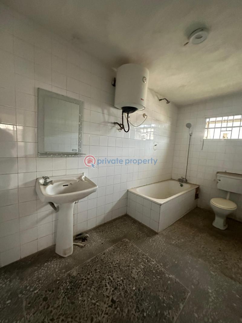 5 bedroom Block Of Flats For Rent Oba Biladu Street, Opposite Olive Court, Agodi Gra, Agodi Ibadan Oyo - 1