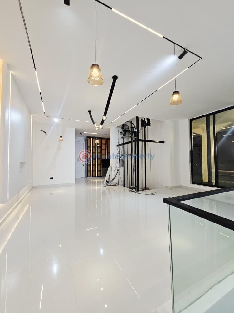 5 bedroom Detached Duplex For Sale Osapa Lekki Lagos - 1