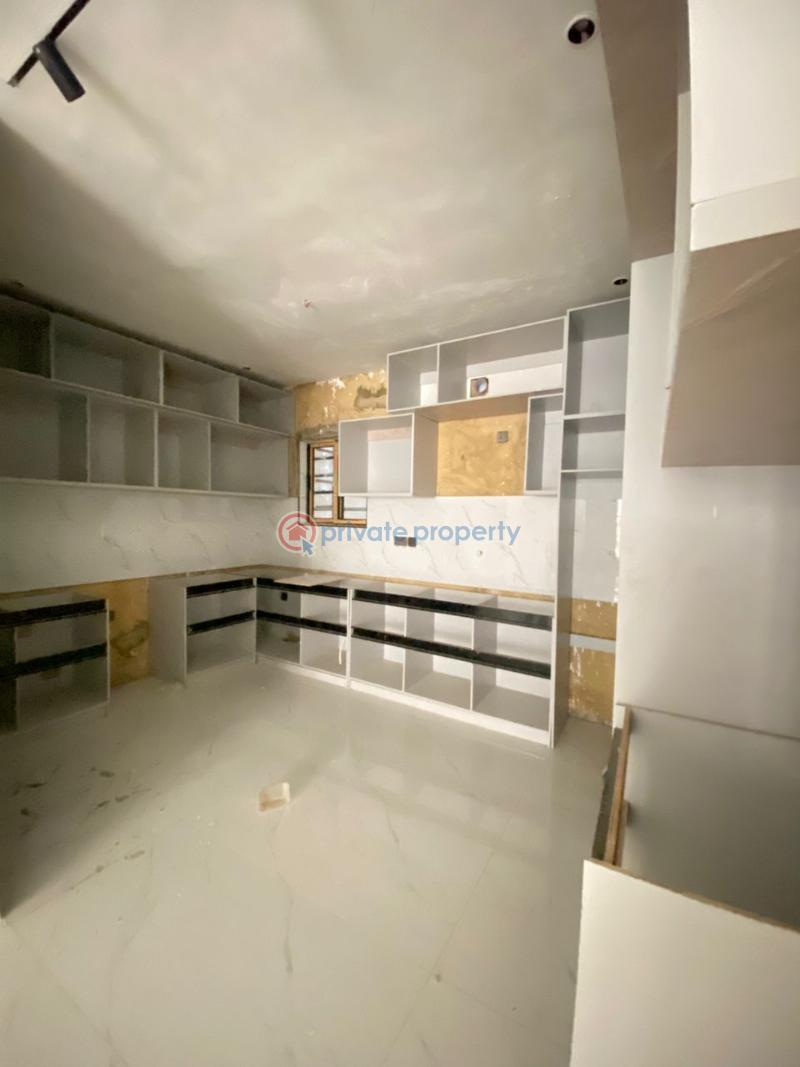 2 bedroom Flat & Apartment For Sale Freedom Way Lekki Phase 1 Lagos - 10