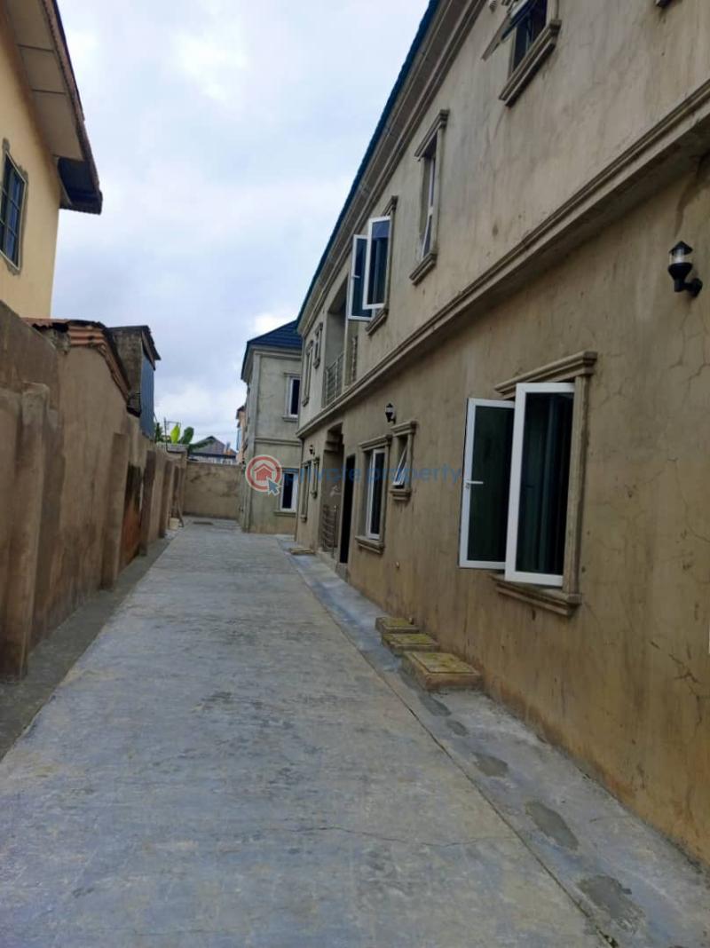 2 bedroom Block Of Flats For Rent Olorunfemi Bus Stop Igando Lagos Igando Isolo Lagos - 9