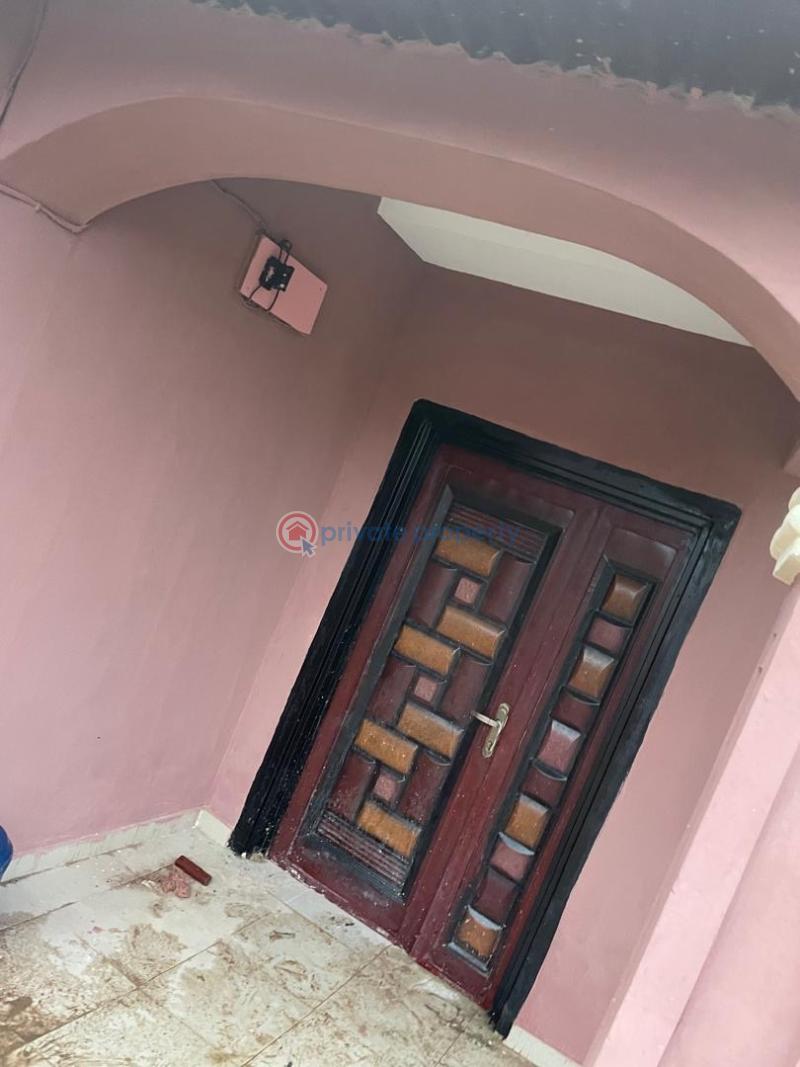 2 bedroom Block Of Flats For Rent Alaaka Vista Estate Elebu, Akala Express Ibadan Oyo - 1