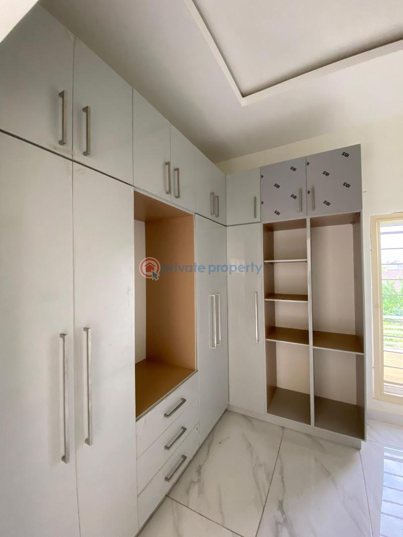 House For Sale Shalom Estate, Off Nihort, Jericho Extension, Ibadan Ibadan Oyo - 24