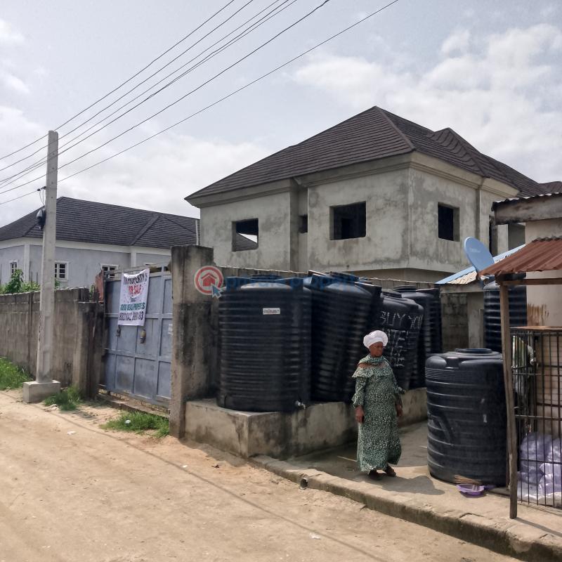 Townhouse For Sale Saheed Hassan Street, Greenville Estate Badore Ajah Lagos - 2