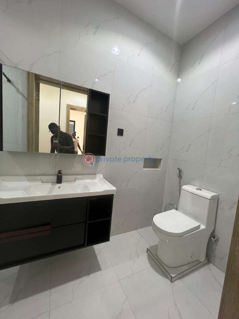 5 bedroom Maisonette For Sale Omole Phase 1 Ojodu Lagos - 1