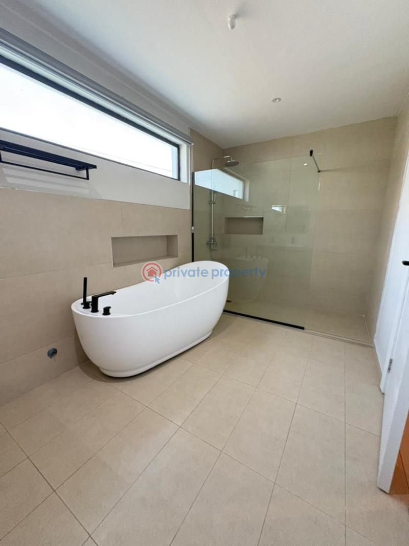 5 bedroom Detached Duplex For Sale Off Chris Madueke Lekki Phase 1 Lagos - 3