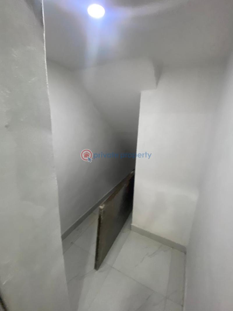 4 bedroom Block Of Flats For Rent Ogudu GRA Lagos - 4