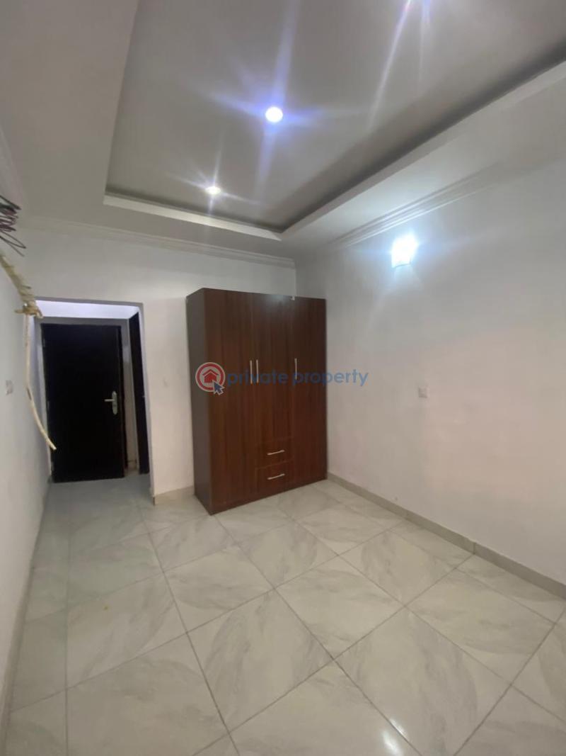 4 bedroom Block Of Flats For Rent Ogudu GRA Lagos - 8