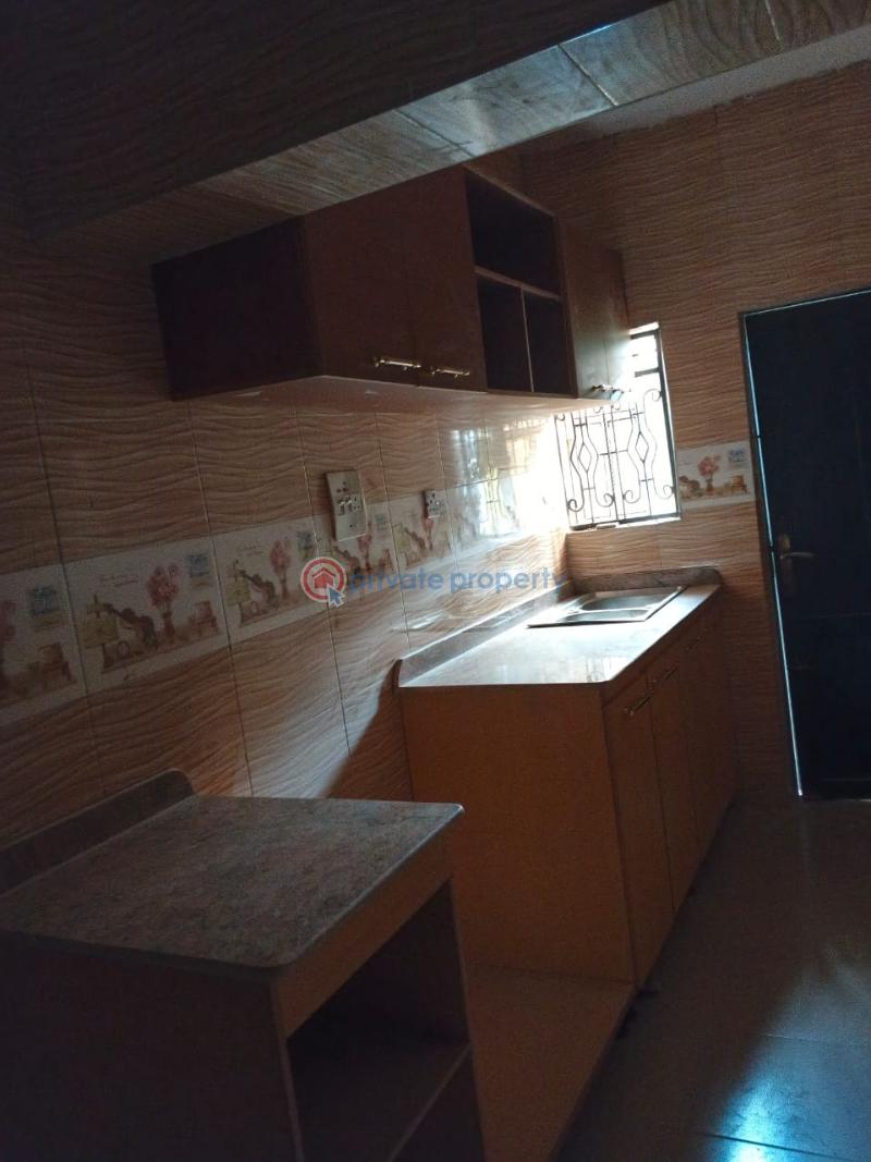 3 bedroom Block Of Flats For Rent Harmony Estate Elebu Area Akala Express Ibadan Oyo - 4