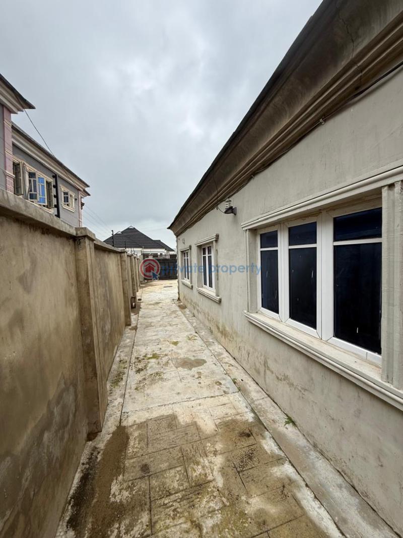 1 bedroom Block Of Flats For Rent Promiseland Elebu Akala Express Ibadan Oyo - 4