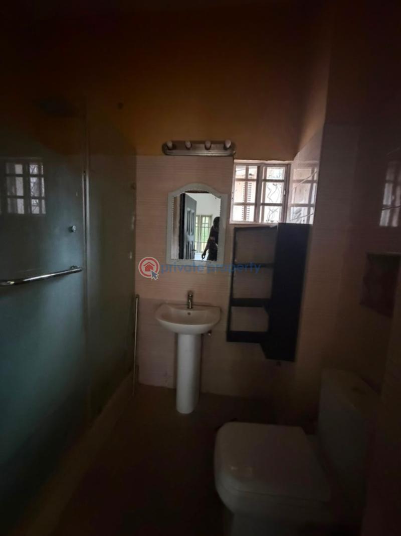 3 bedroom Flat & Apartment For Rent Kolapo Ishola Gra Akobo Ibadan Oyo - 1