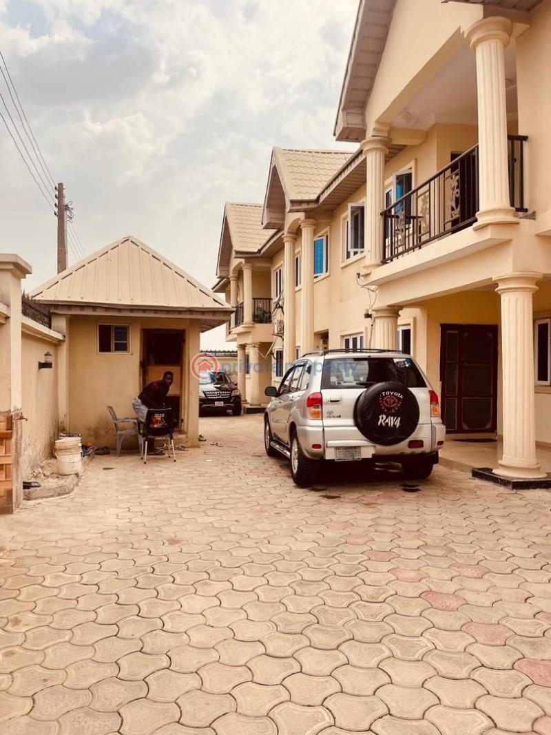 3 bedroom Block Of Flats For Rent Aare Oluyole Oluyole Estate Ibadan Oyo - 3