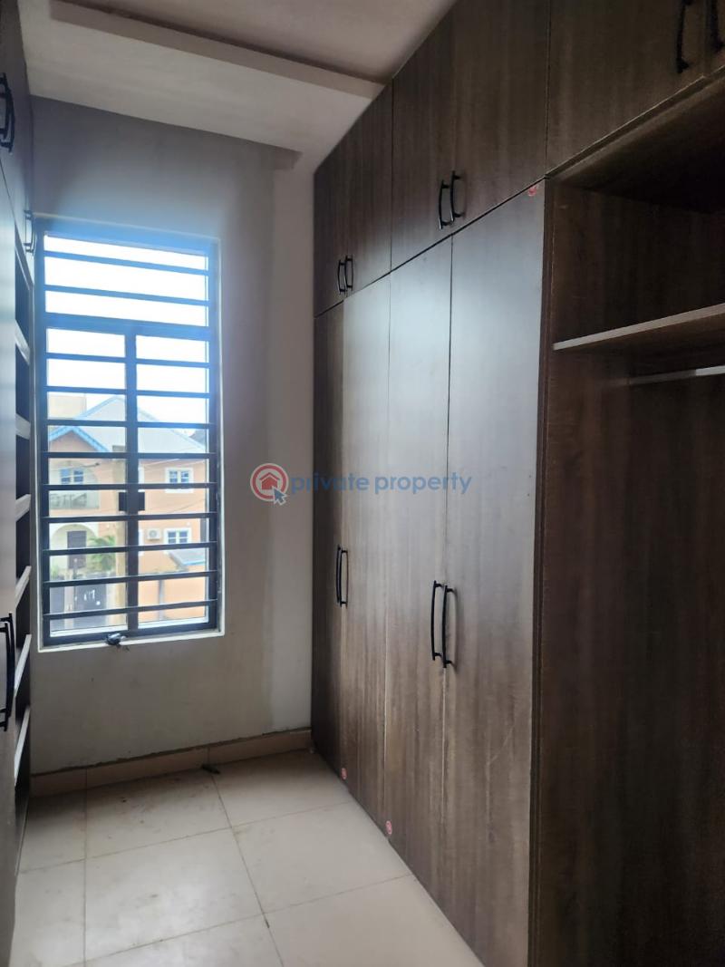 7 bedroom Detached Duplex For Sale Magodo Kosofe/Ikosi Lagos - 3
