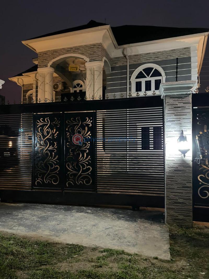 A nice and spacious newly built of 3 bedroom flat at opere new garage, akala express - 2 3 bedroom Block Of Flats For Rent New Garage, Akala Express Akala Express Ibadan Oyo - 2