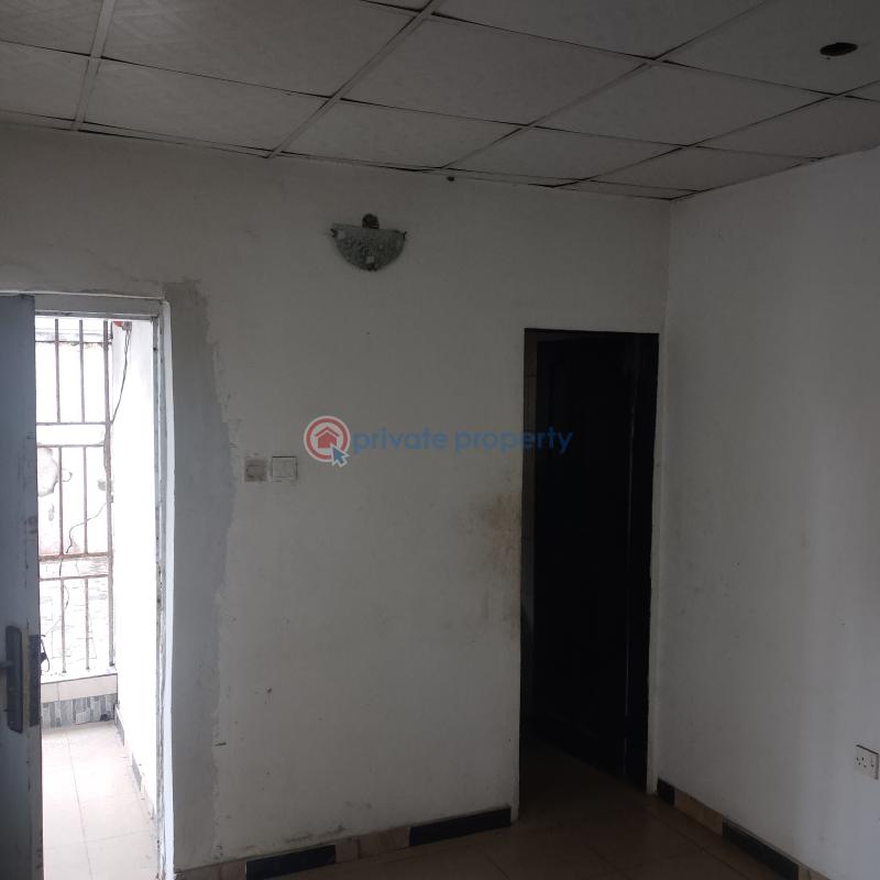 1 bedroom Mini Flat For Rent Lafiaji, Off Ochid Road, By Coastal Road, Close To Victoria Island Ikota Lekki Lagos - 3