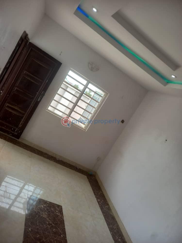 Block Of Flats For Rent With God Estate After Odeku Academy Road Akala Express Ibadan Oyo - 0