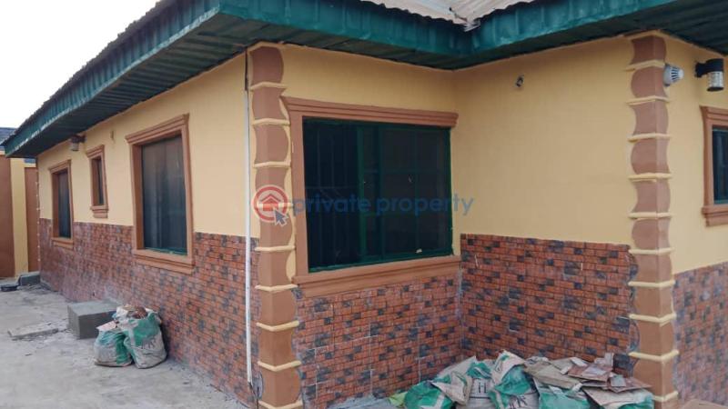 3 bedroom Detached Bungalow For Sale Olohunda Aba Akobo Ibadan Oyo - 2