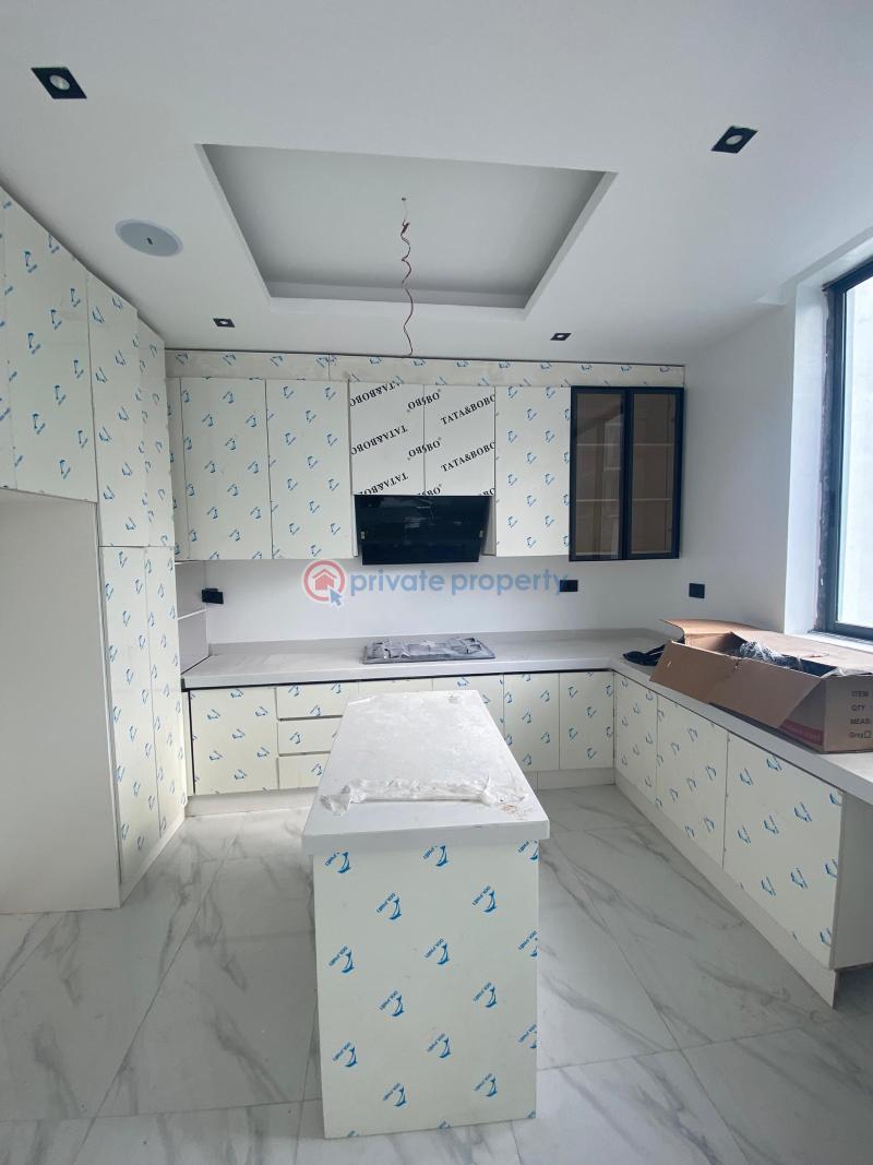 A nicely built 2 bedroom apartment with a swimming pool and gym - 3 2 bedroom Flat & Apartment For Sale Freedom Way Lekki Phase 1 Lagos - 3