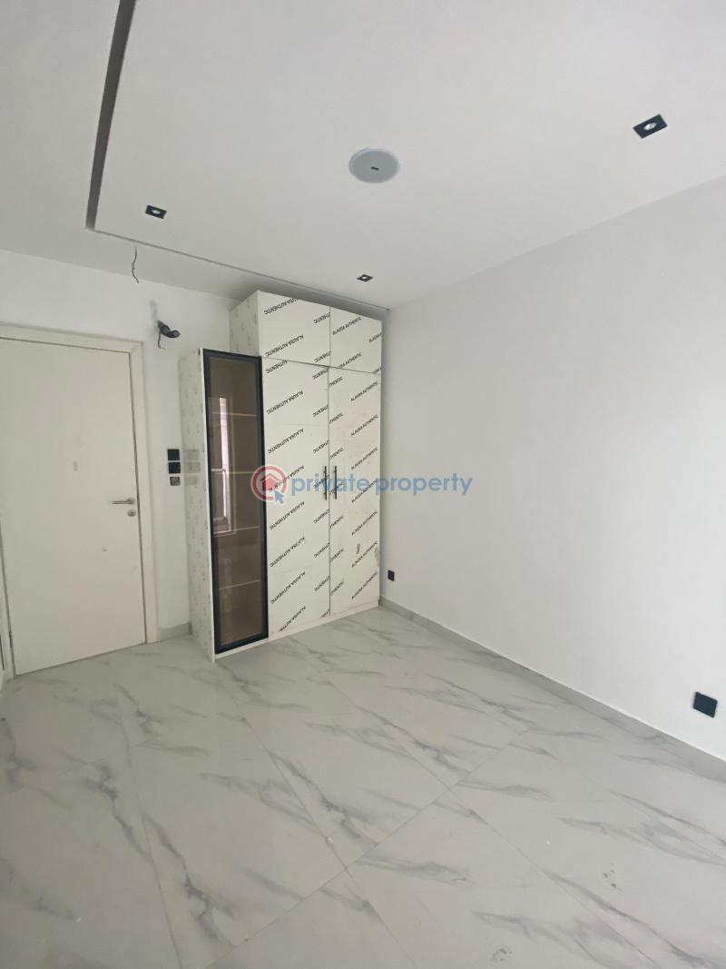 A nicely built 2 bedroom apartment with a swimming pool and gym - 5 2 bedroom Flat & Apartment For Sale Freedom Way Lekki Phase 1 Lagos - 5