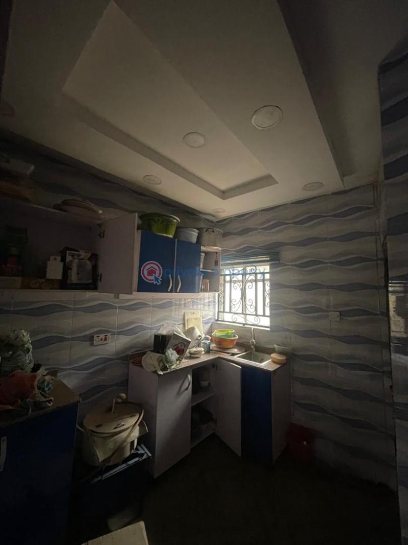 House For Sale At Hassan Block Industry, Elebu, Off Akala Express Ibadan. Ibadan Oyo - 3