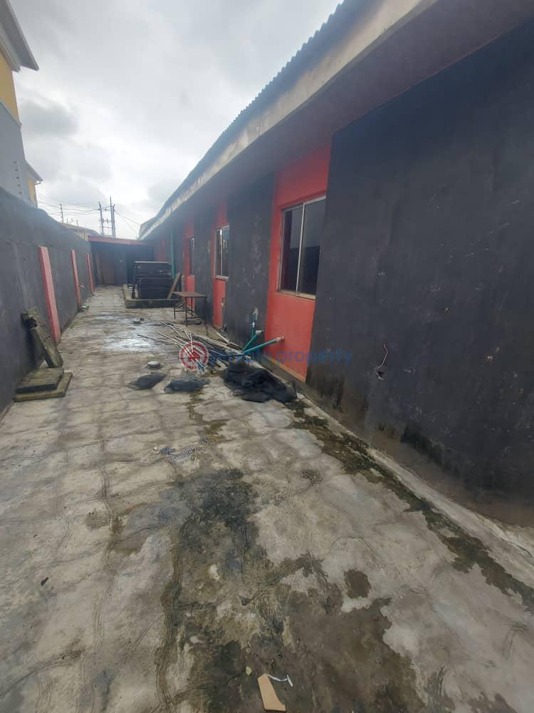 A parcel of land with a 5 bedroom bungalow - 2 5 bedroom Residential Land For Sale Adekoya Estate Ifako-ogba Lagos - 2