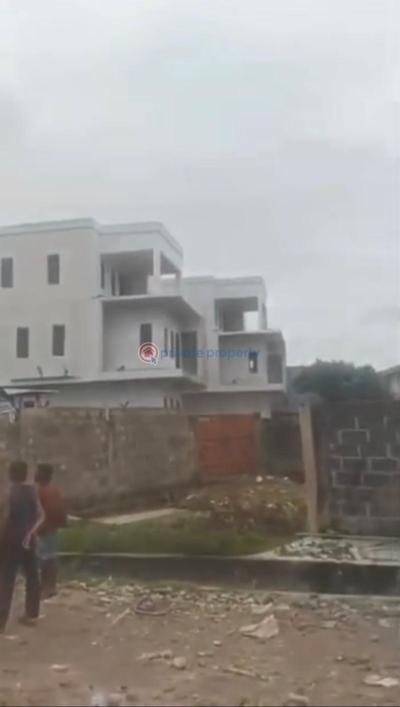 Mixed use Land For Sale Off St Dennis Akoka Yaba Lagos - 3