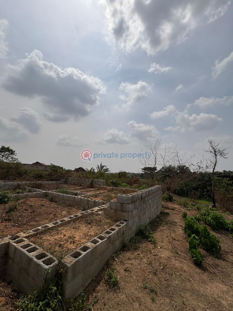 Land For Sale Location: Olooje Ologuneru Roa Ibadan Oyo - 1