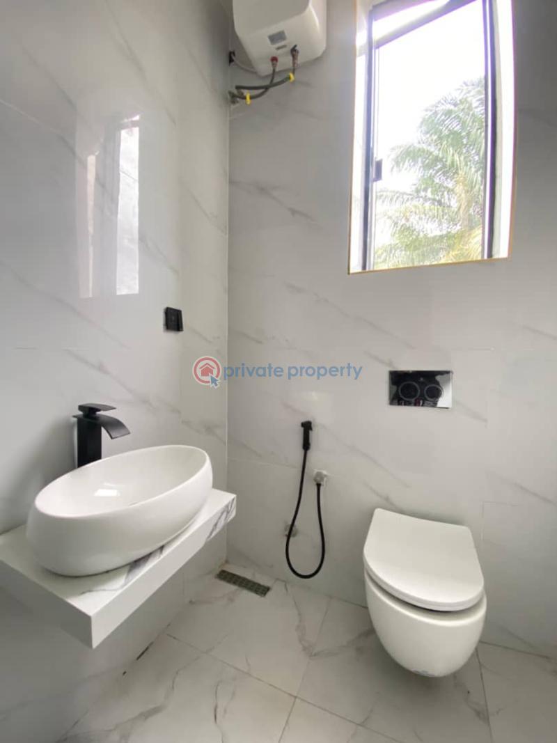 5 bedroom Detached Duplex For Sale Chevron Drive Lekki Lagos - 1