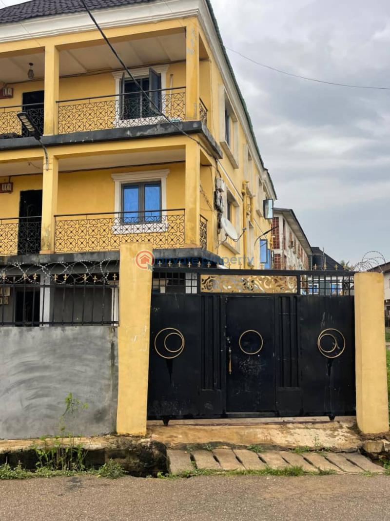 1 bedroom Block Of Flats For Sale Location: Ajibade Area, Mokola, Ibadan , Oyo State. Adamasingba Ibadan Oyo - 1