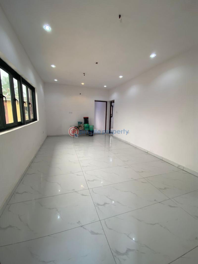 3 bedroom Block Of Flats For Rent By Falowo Bus Stop, Jakande Estate, Isolo, Lagos. Jakande Estate Isolo Lagos - 0