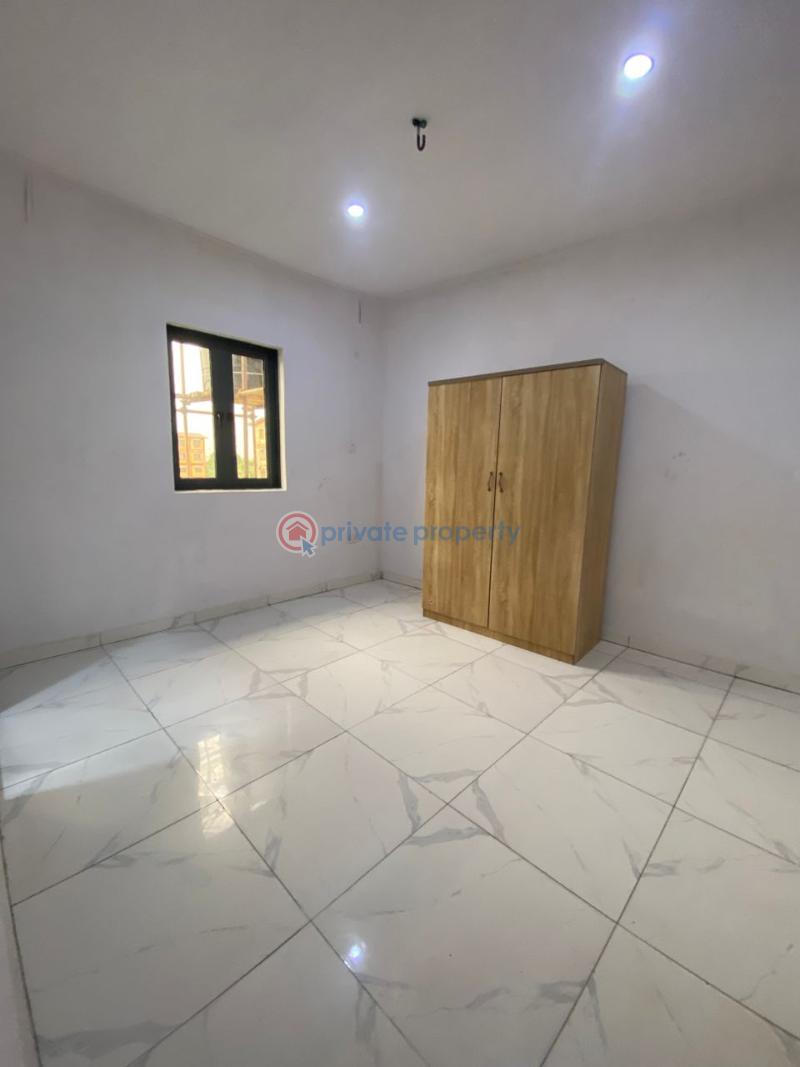 3 bedroom Block Of Flats For Rent By Falowo Bus Stop, Jakande Estate, Isolo, Lagos. Jakande Estate Isolo Lagos - 7
