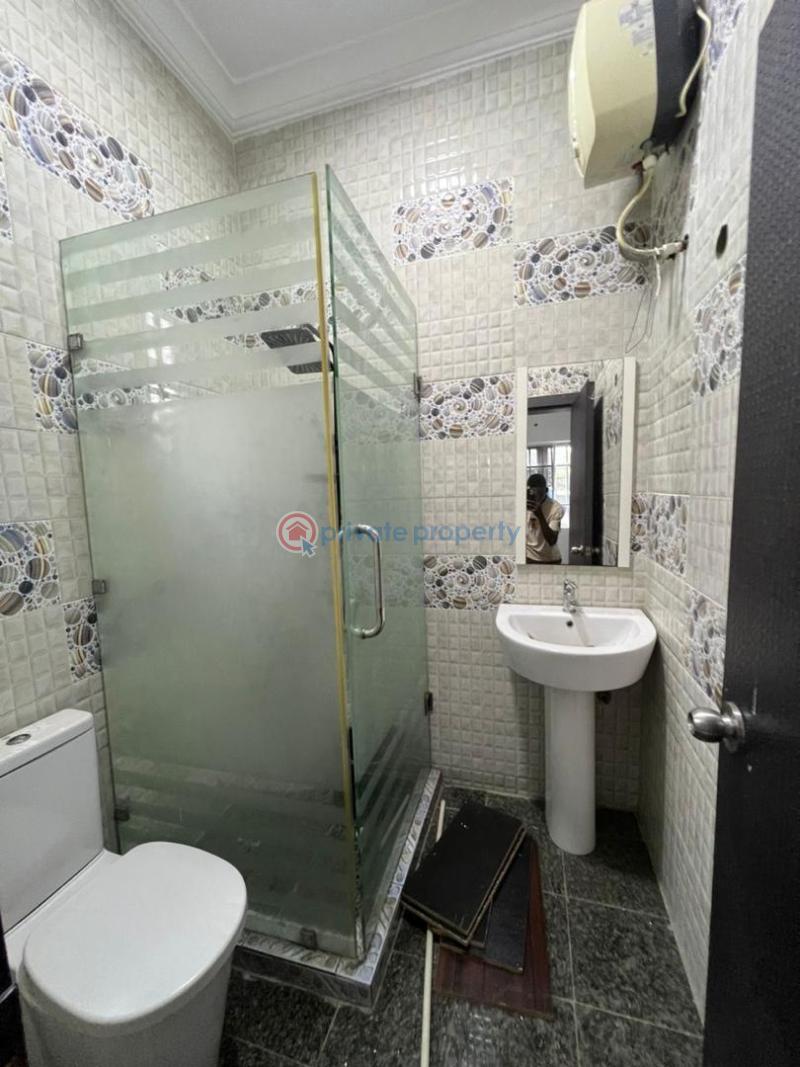 1 bedroom Mini Flat For Rent Osapa London Lekki Lagos - 1
