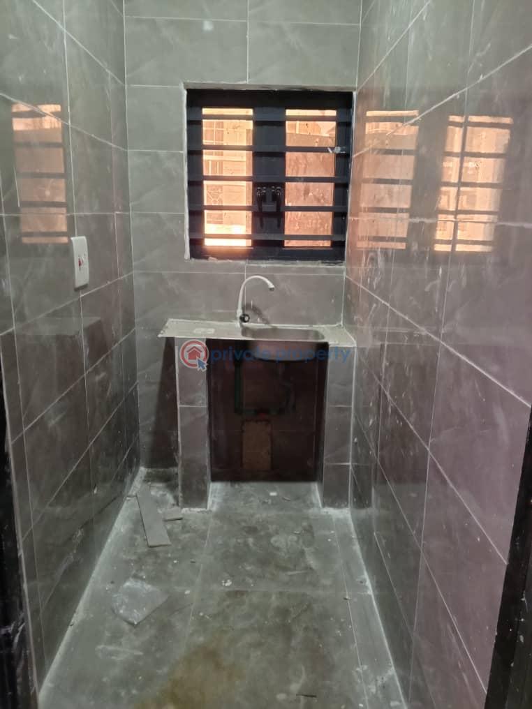 1 bedroom Mini Flat For Rent Adekunle Yaba Lagos - 0