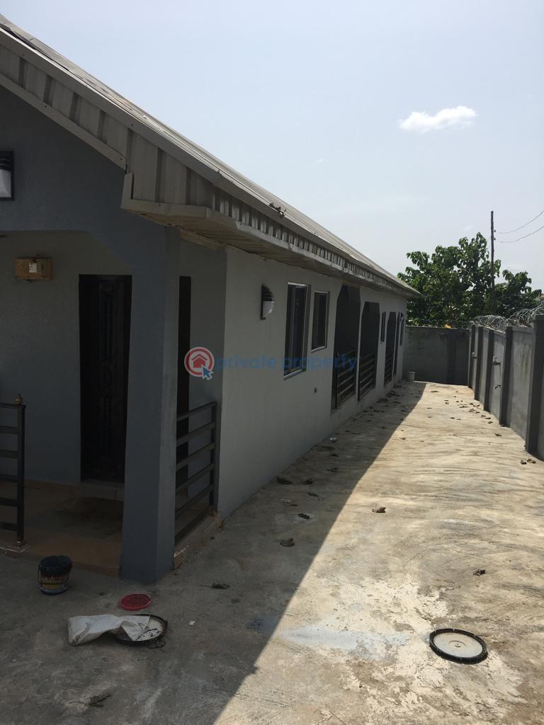 House For Rent Òkèomi, Olodo Area Ibadan Oyo - 3