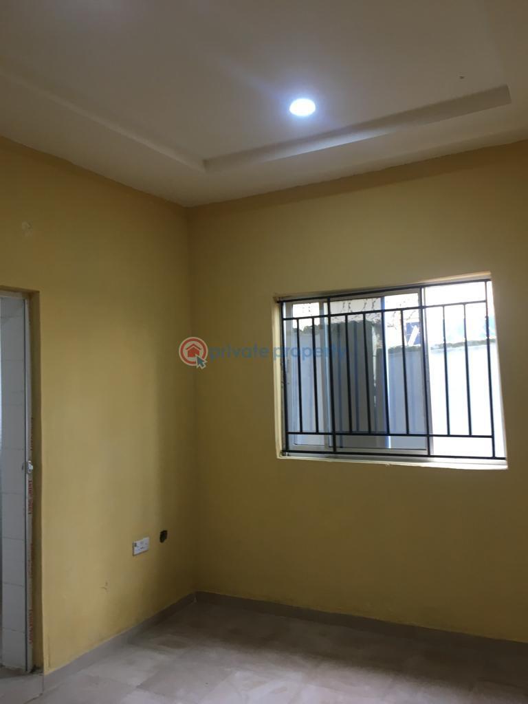 House For Rent Òkèomi, Olodo Area Ibadan Oyo - 2