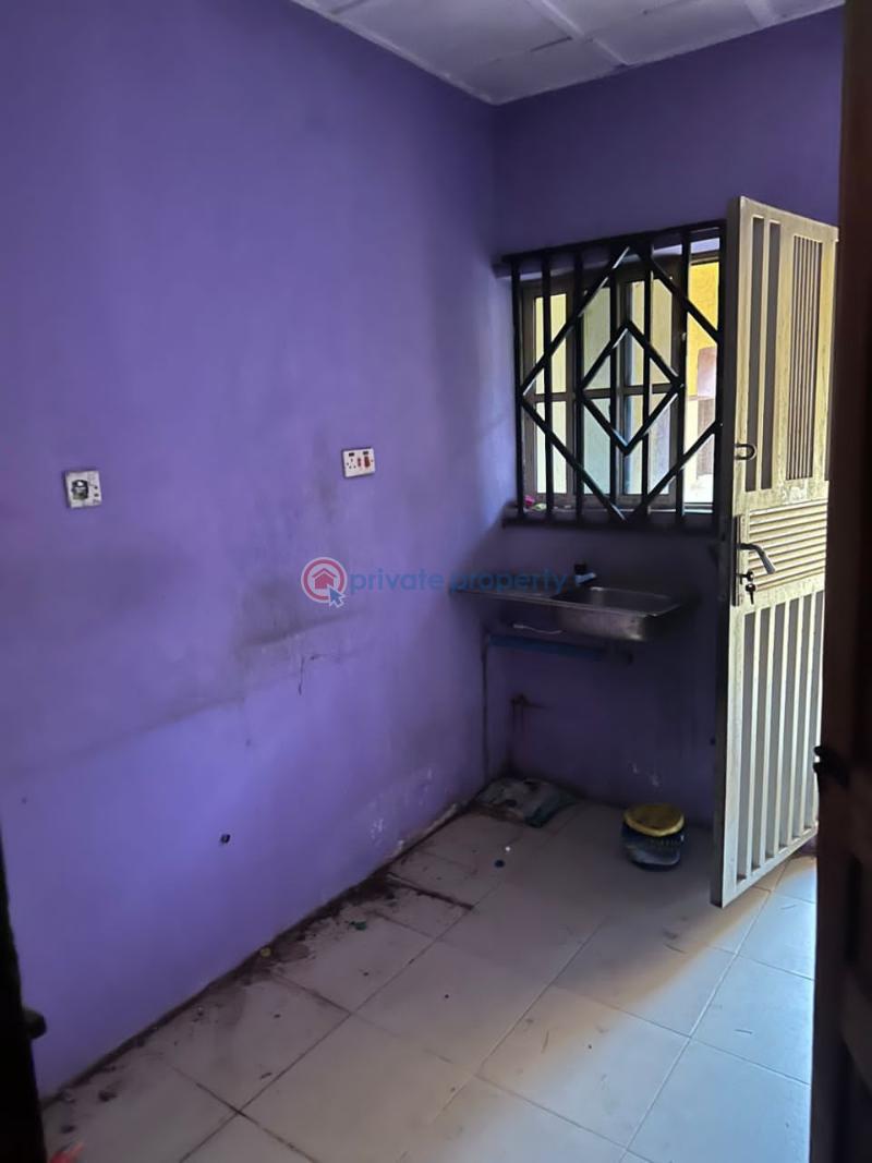 A room and parlor self contained at idi-ahun bola road elebu extension,fenced gated. - 3 1 bedroom Mini Flat For Rent Idi Ahun Elebu Ibadan Oyo - 3