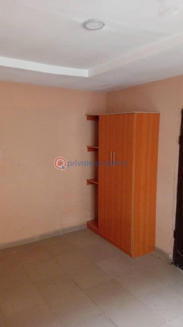 Block Of Flats For Rent Bankole Along Asipa Road Akala Express Ibadan Oyo - 1