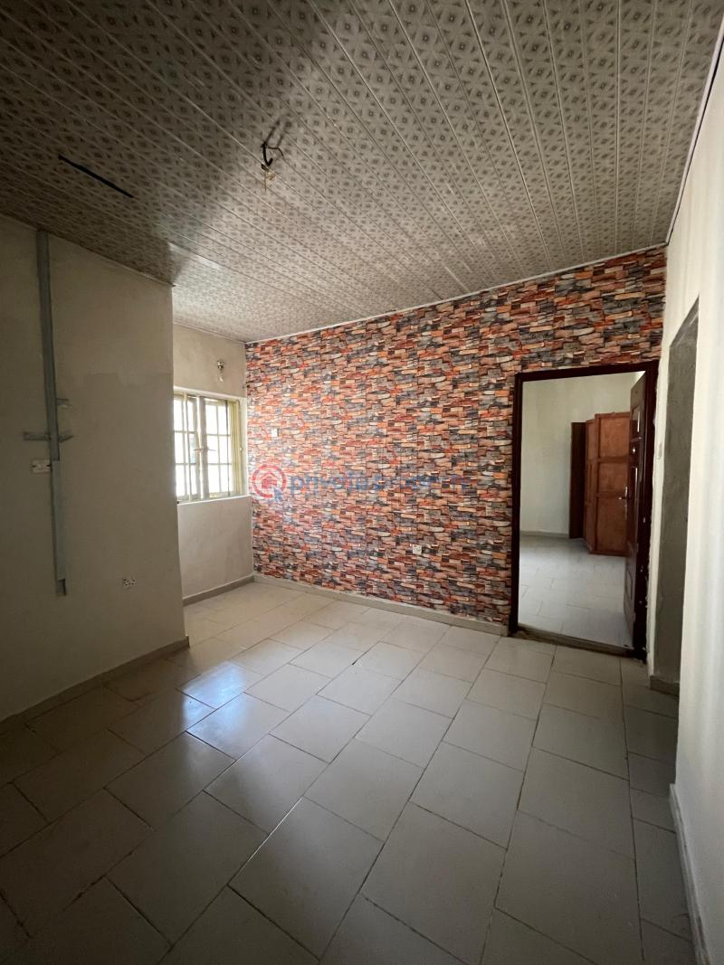 House For Rent At A3 Estate Ikolaba Gra Ibadan Oyo - 1