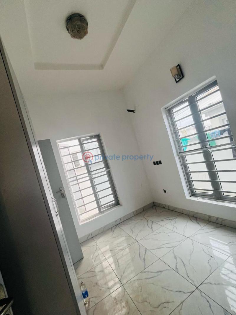 1 bedroom Mini Flat For Rent Estate Lekki Lagos - 1