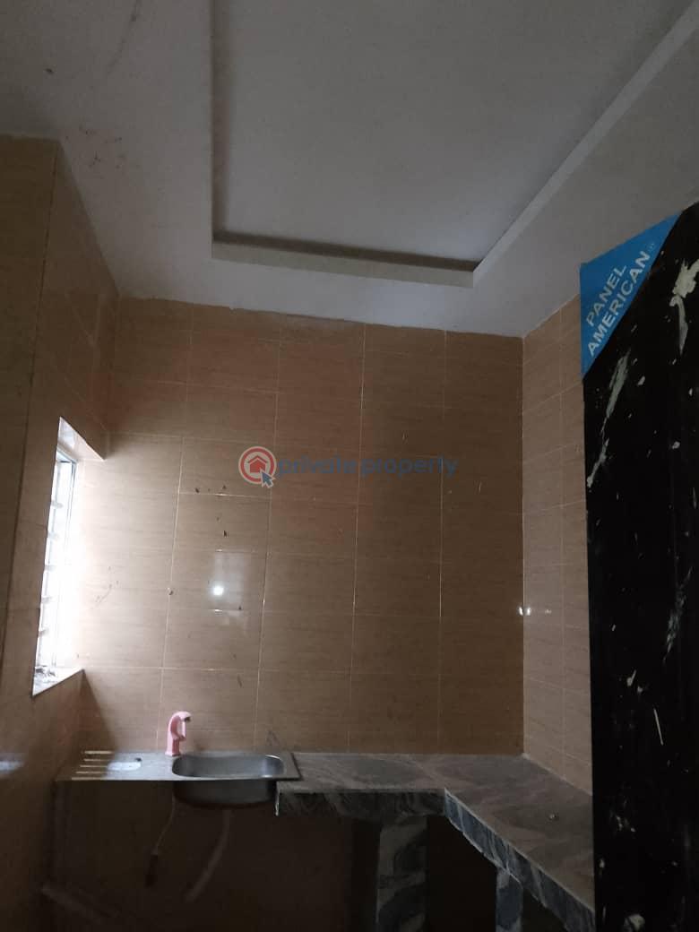 A room and parlour selfcon with visitor's toilet at 360, akala express. - 5 1 bedroom Mini Flat For Rent 360 Area Akala Express Akala Express Ibadan Oyo - 5