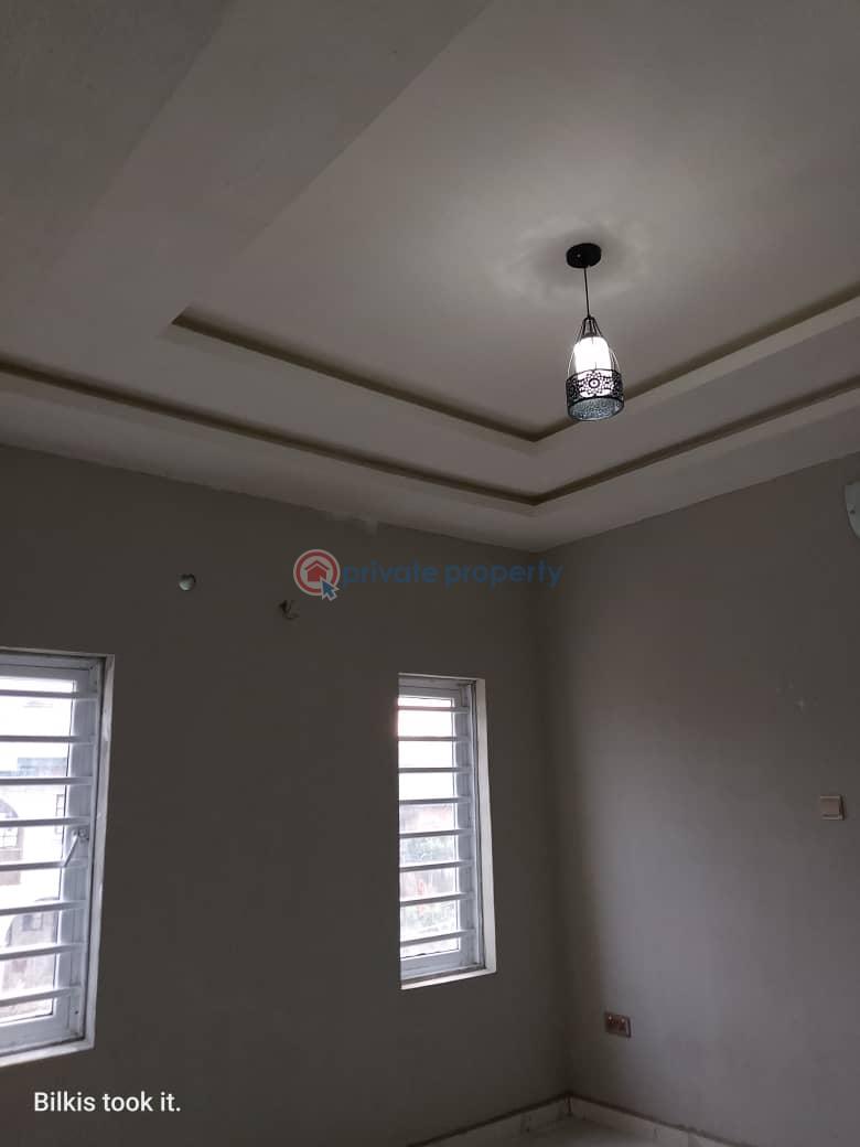 A room and parlour selfcon with visitor's toilet at 360, akala express. - 2 1 bedroom Mini Flat For Rent 360 Area Akala Express Akala Express Ibadan Oyo - 2