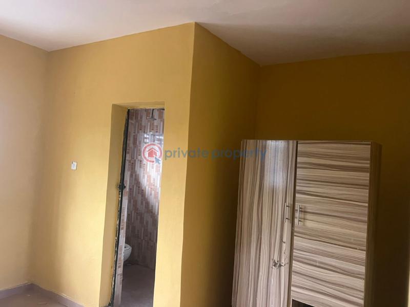 1 bedroom Bungalow For Rent A Room And Parlour Selfcontained (pop, Personal Prepaid Meter, Tiles, Running, Water, Borehole, 3 Occupant In Spacious Compound) At Akeka Estate, Oloola, Akala Express, Ibadan. *rent: N450k* Akala Express Ibadan Oyo - 2