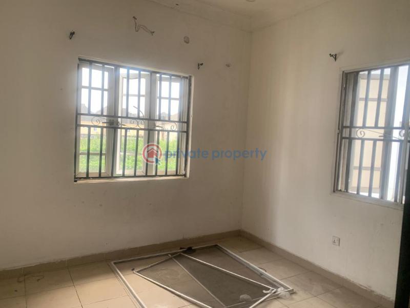 1 bedroom Shared Apartment For Rent Along Lekki Expressway Lagos - 3