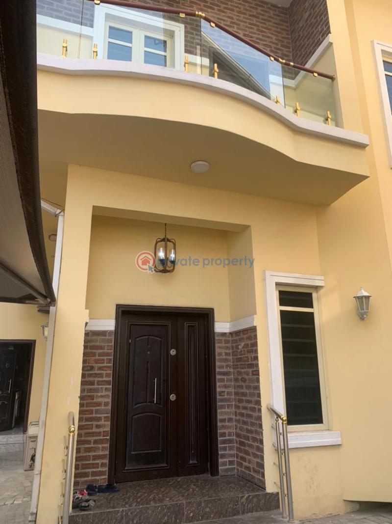 For rent 1 bedroom Shared Apartment Chevy View Estate Chevron,lekki